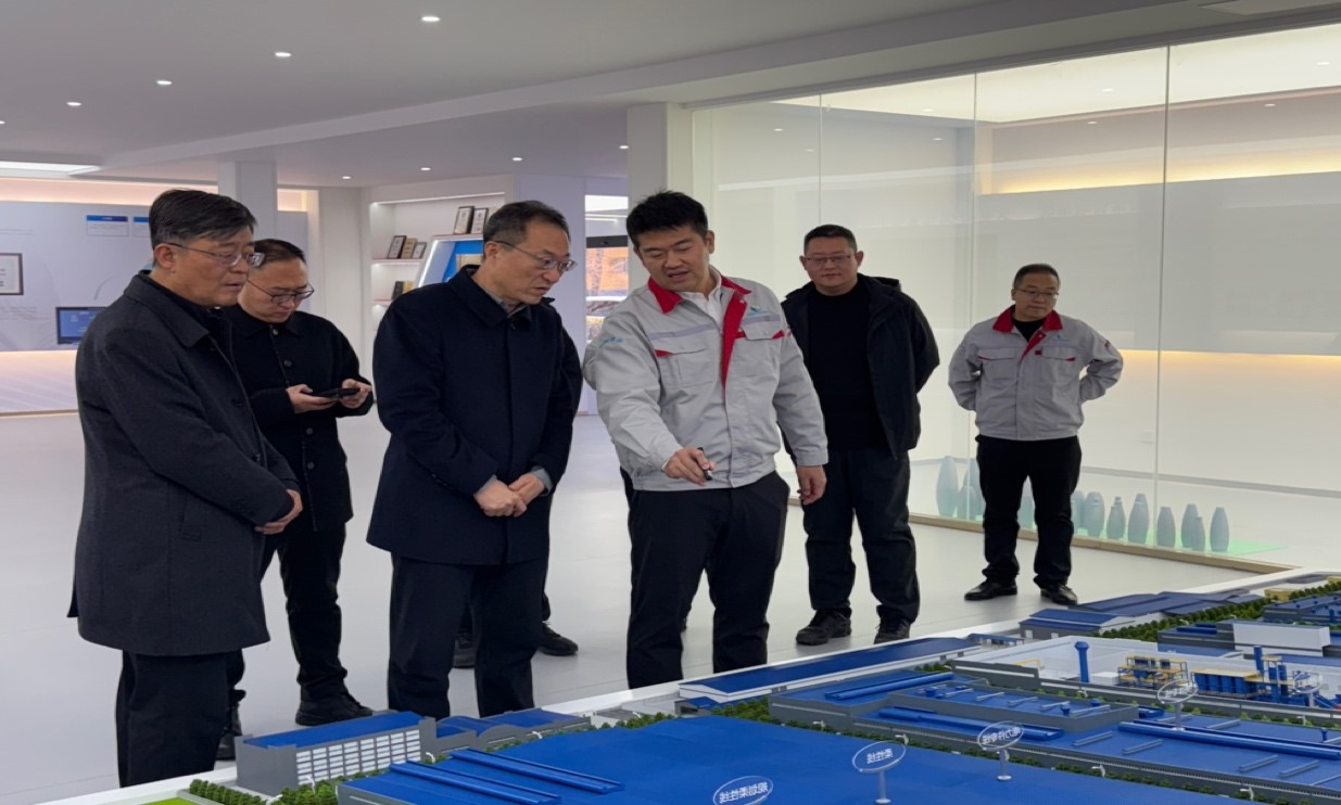 臨汾經(jīng)濟開發(fā)區(qū)黨工委書記、管委會主任白建成一行深入華翔圣德曼新能源汽車零部件產(chǎn)業(yè)園調(diào)研